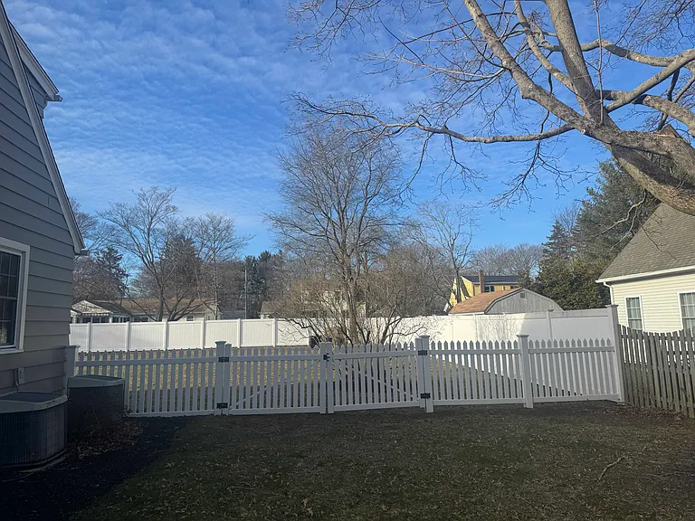 Dudley Ave — Photo 19