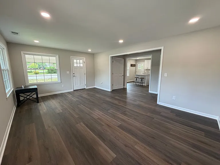 228 College Dr — Photo 5