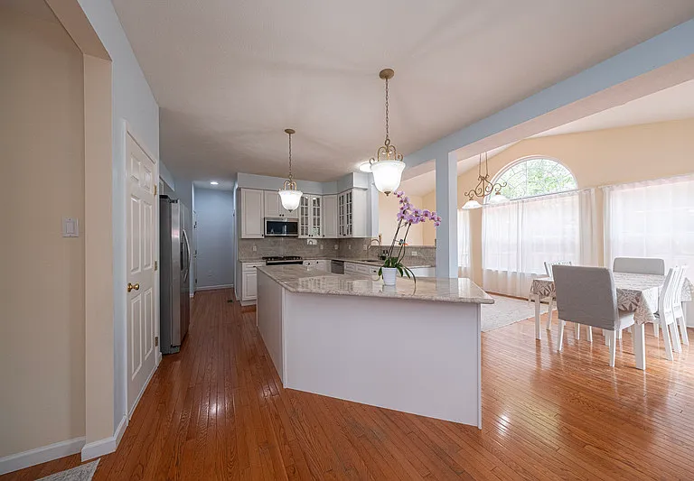 1909 Colonial Dr — Photo 14