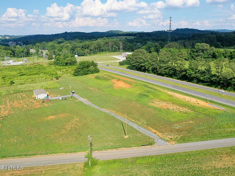 2nd image of 940 Lowery Loop Rd