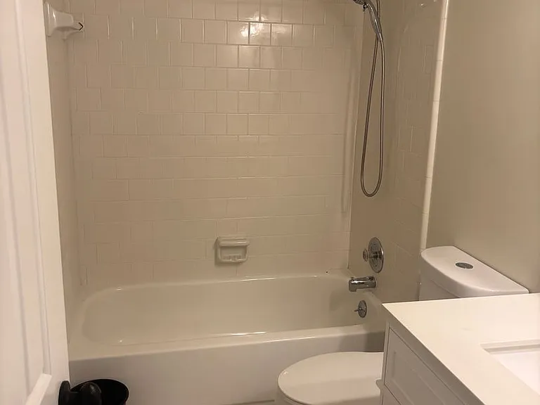 2238 Morningside Dr #E — Photo 2