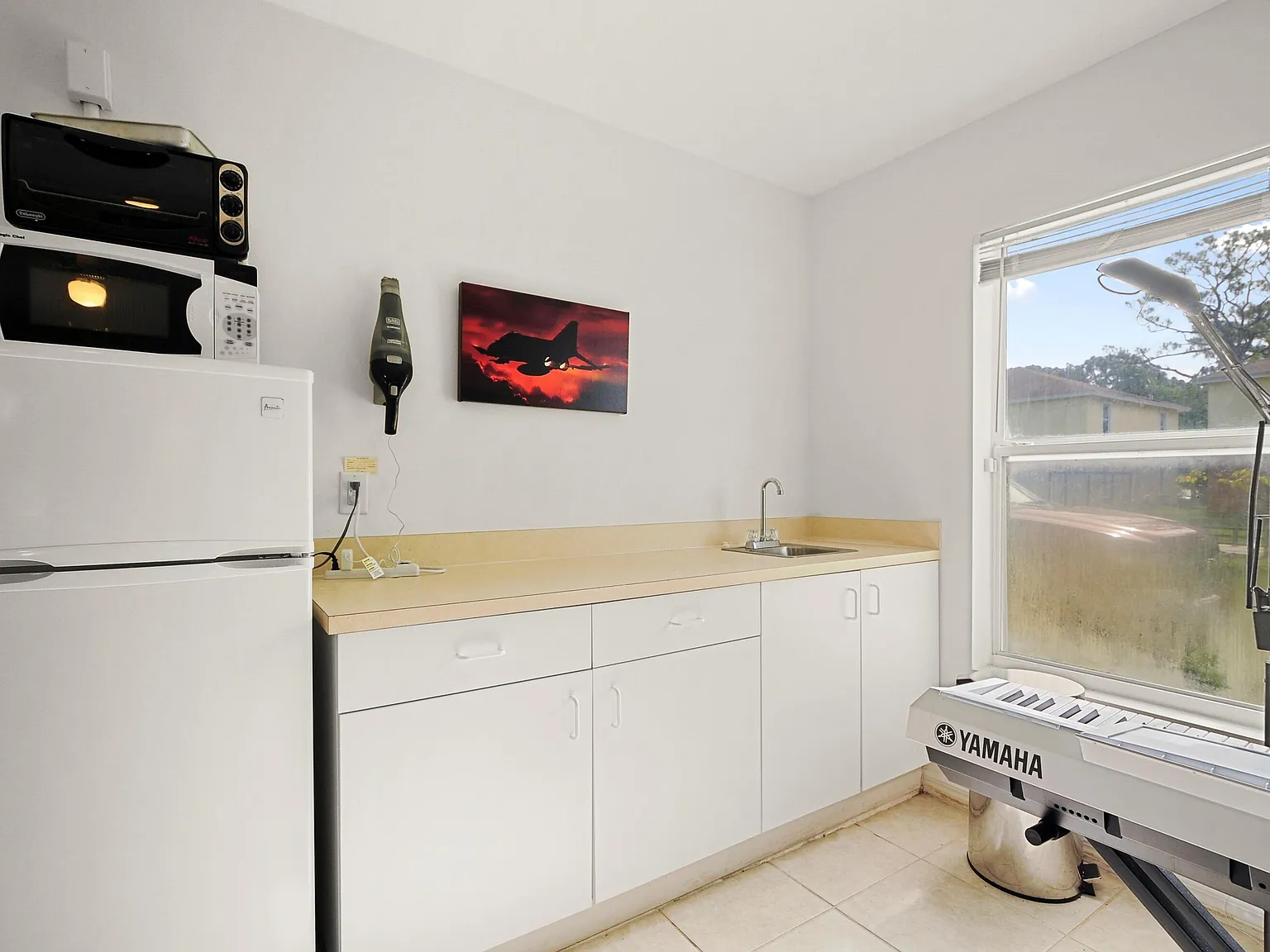 1 bed, 1.0 bath, 4324 sqft, $1,100 — Photo 3