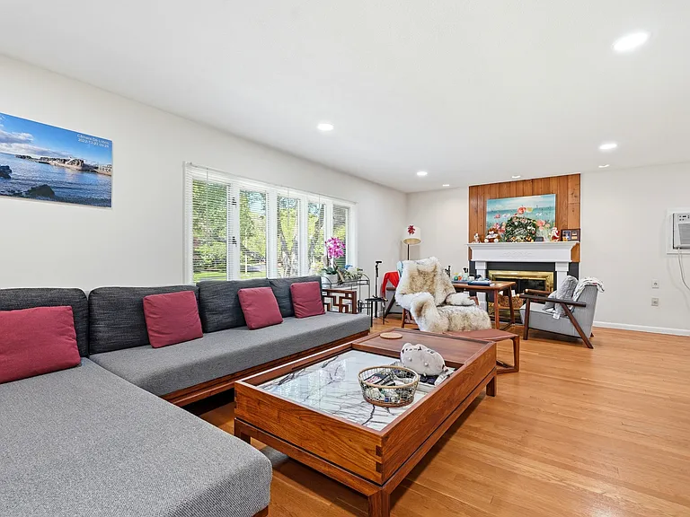 6 Saddle Club Rd — Photo 5