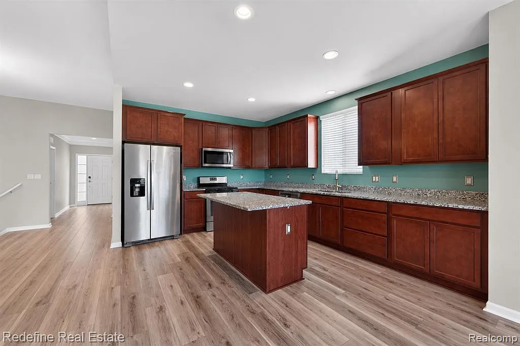 3 bed, 1753 sqft, $3,250 — Photo 4