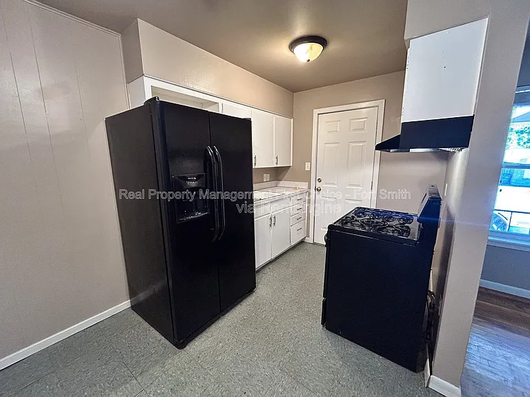 2301 S V St #6 — Photo 6