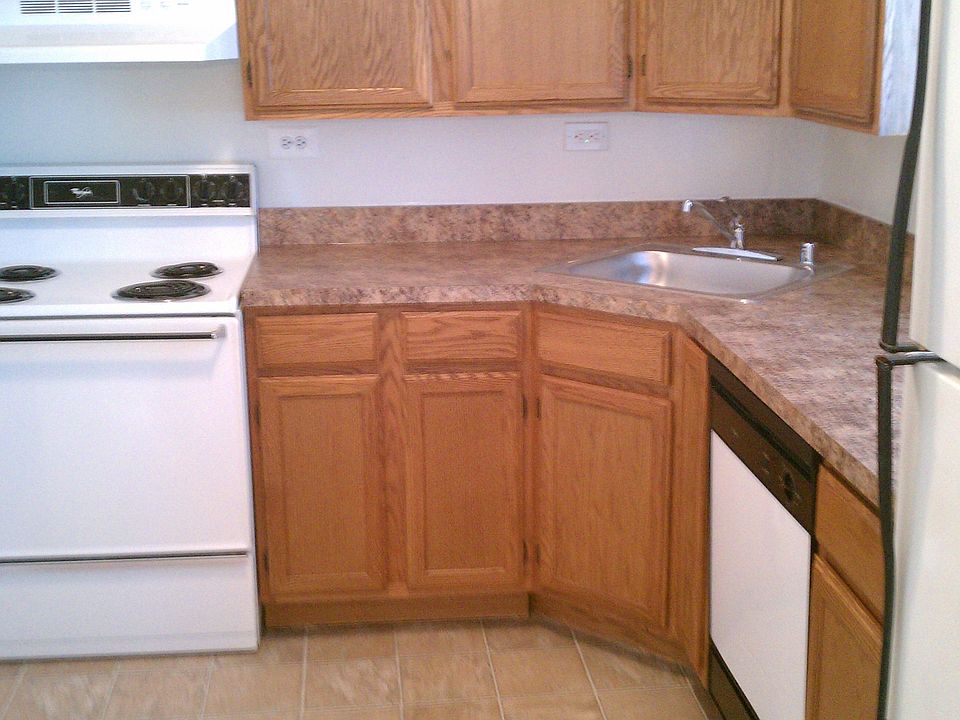 2nd image of 900 Wilson Point Rd APT E