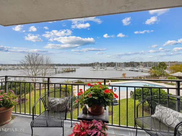 4401 LAKESIDE Drive #204, Jacksonville, FL 32210