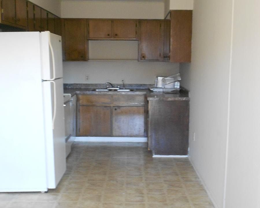 2nd image of 105 Hardwood Ct APT H
