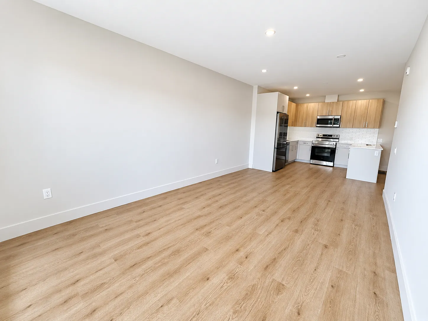 8 Hutt Lane - Interior Unit — Photo 2