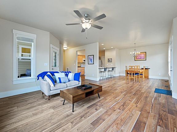 4th image of 1245 Periwinkle Ct