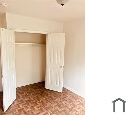 3 bed, 1000 sqft, $3,698 — Photo 2