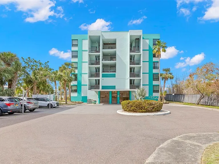 1848 Shore Dr S #402 — Photo 4