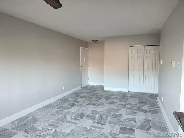 7446 Sieloff Dr APT B, Hazelwood, MO 63042