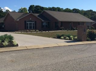 1014 Southwind Cir, Dandridge, TN 37725