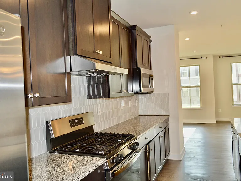 8644 Shady Pines Dr — Photo 10
