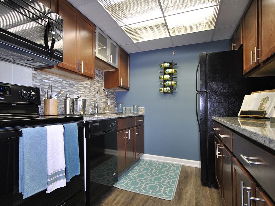 1st image of 555 Brush St APT 0816