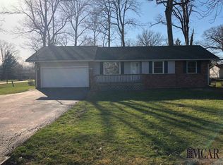 13731 Shady Ln, Monroe, MI 48161