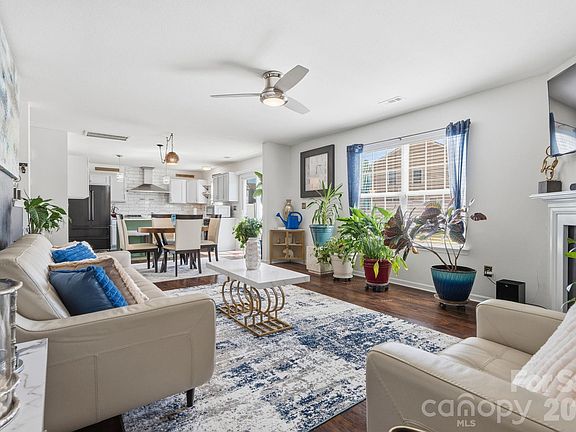 5th image of 2438 Dewey Creek Ln