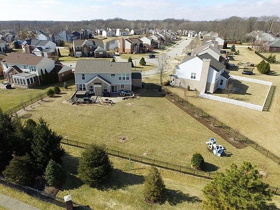 3rd image of 411 Letterman Dr