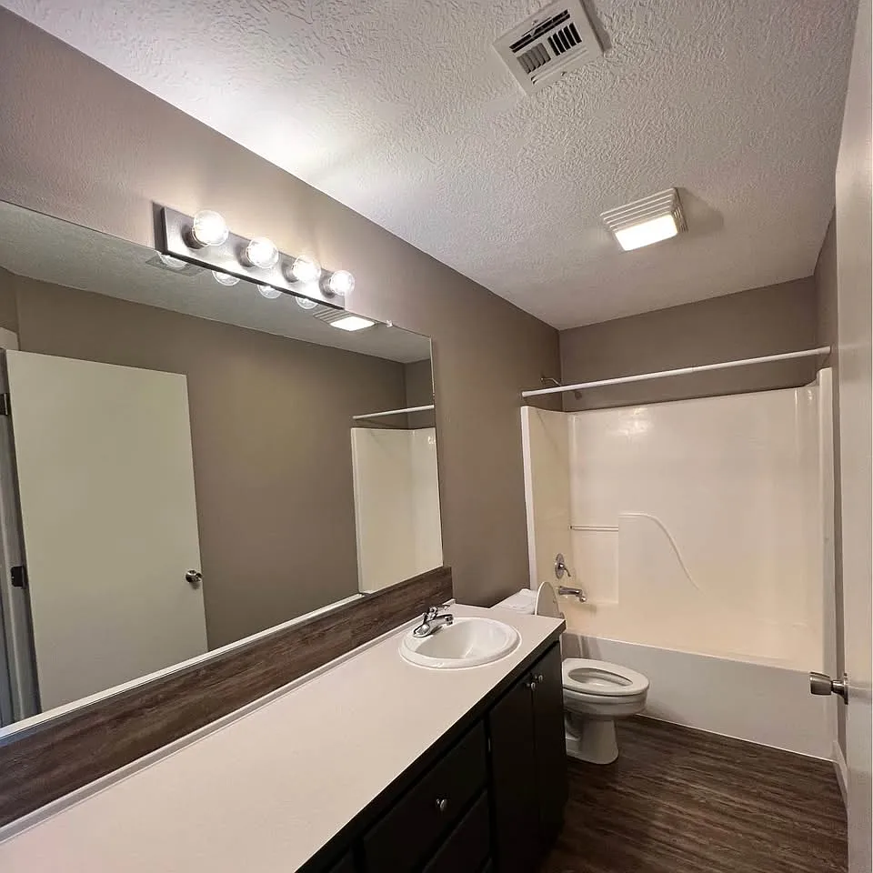 3 bed, 1680 sqft, $950 — Photo 2