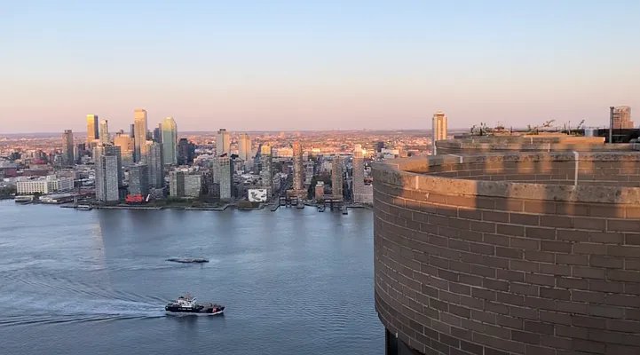 Rented by Douglas Elliman | media 40