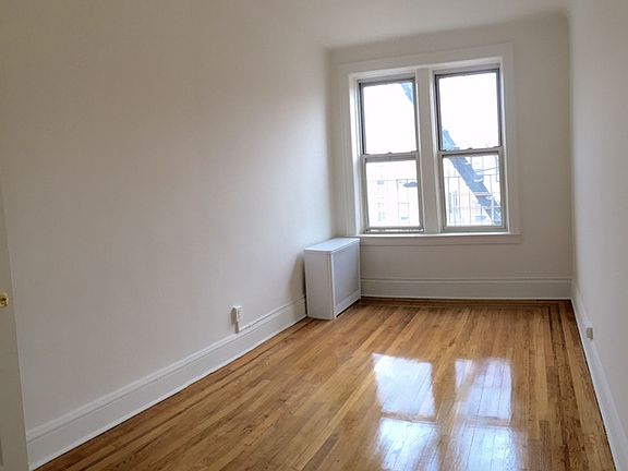 5th image of 1444 31st Ave #2R