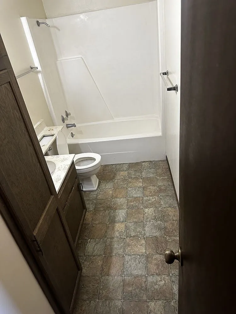 100 Plains St — Photo 3