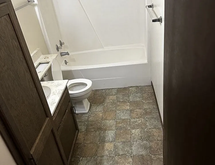 100 Plains St — Photo 3