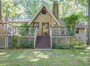 1426 Skyway Dr, Moneta, VA 24121