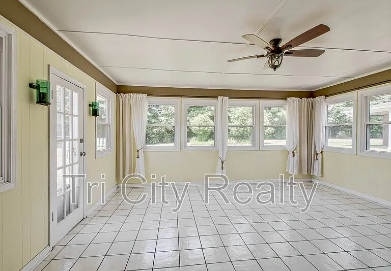 630 Hawthorne Pl — Photo 16