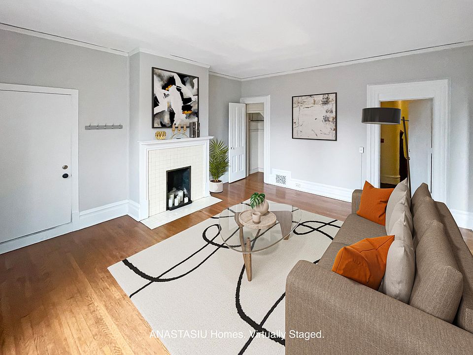 Virtually staged. Spacious 1 Bedroom w/ tons of storage space. Only leased to quiet professional tenant.