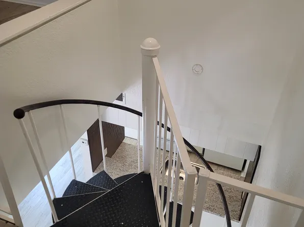 2501 E 10th St #11, Tulsa, OK 74104