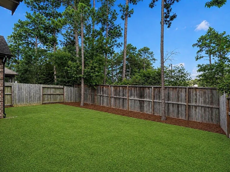 731 Lacebark Elm Trl — Photo 36