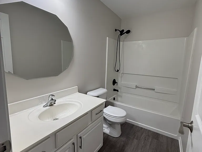 2276 Vanderbilt Dr — Photo 16