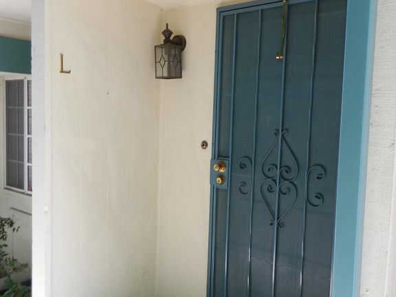3rd image of 116 Chapel Ave Unit L