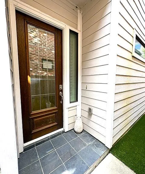 5018 Dickson St — Photo 3
