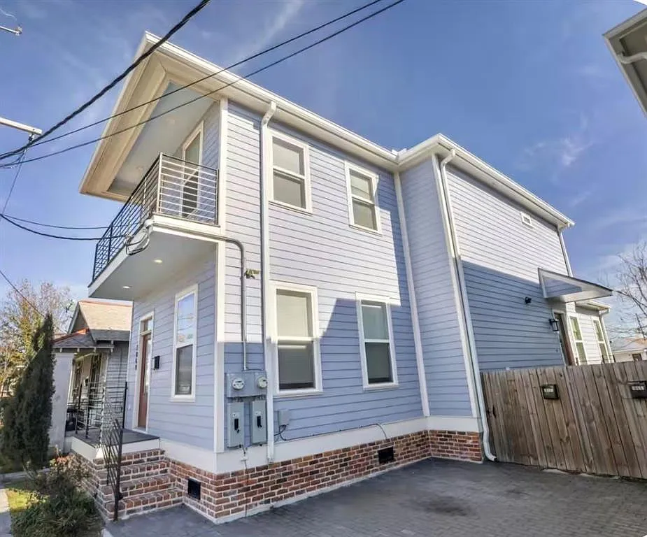 2 bed, 900 sqft, $1,550 — Photo 1