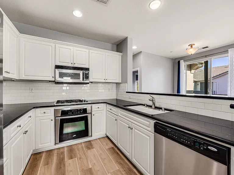 36309 Grazia Way — Photo 7
