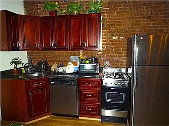 Rented by R New York