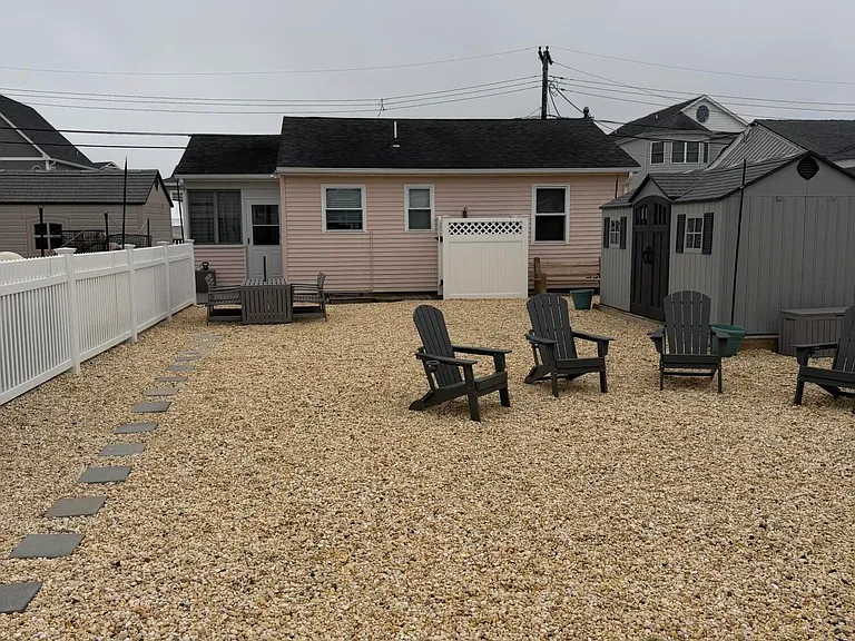 410 8th Ave — Photo 1
