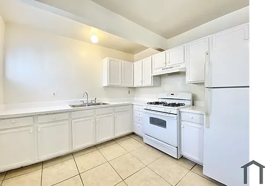 2822 W Vernon Ave — Photo 4