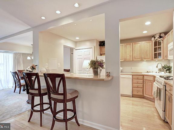 5th image of 7809 Dassett Ct APT 201