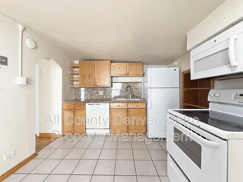 831 N Elati St