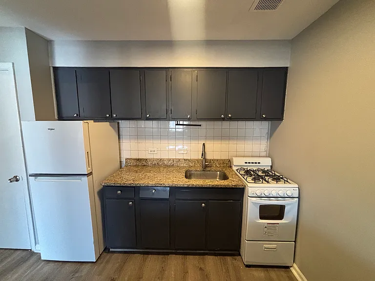 3331-53 Commercial Ave — Photo 5