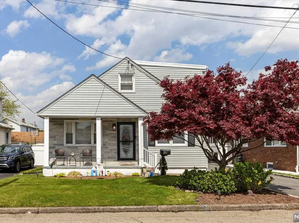 251 New St, Lyndhurst, NJ 07071