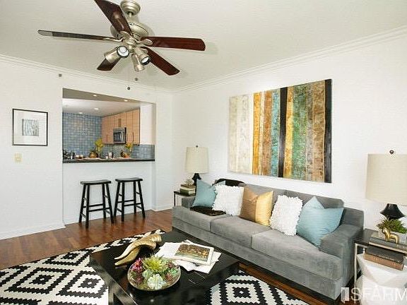 3rd image of 555 4th St Unit 928
