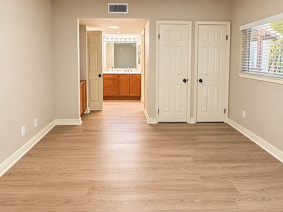 2nd image of 1000 Estes St Unit 13