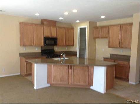 3rd image of 2750 E Oak Hill Dr Unit 33