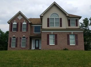 619 Stratton Dr, East Stroudsburg, PA 18302