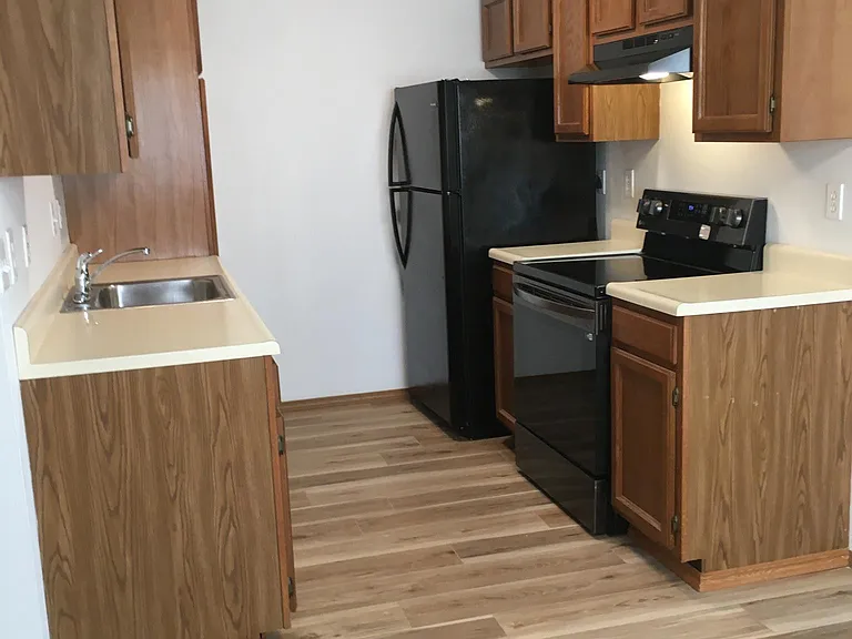 165 N Clinton St — Photo 1